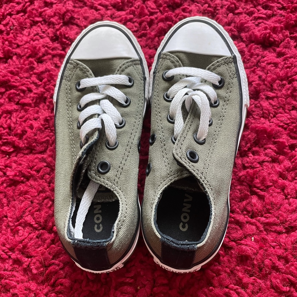Toddler converse sz 12